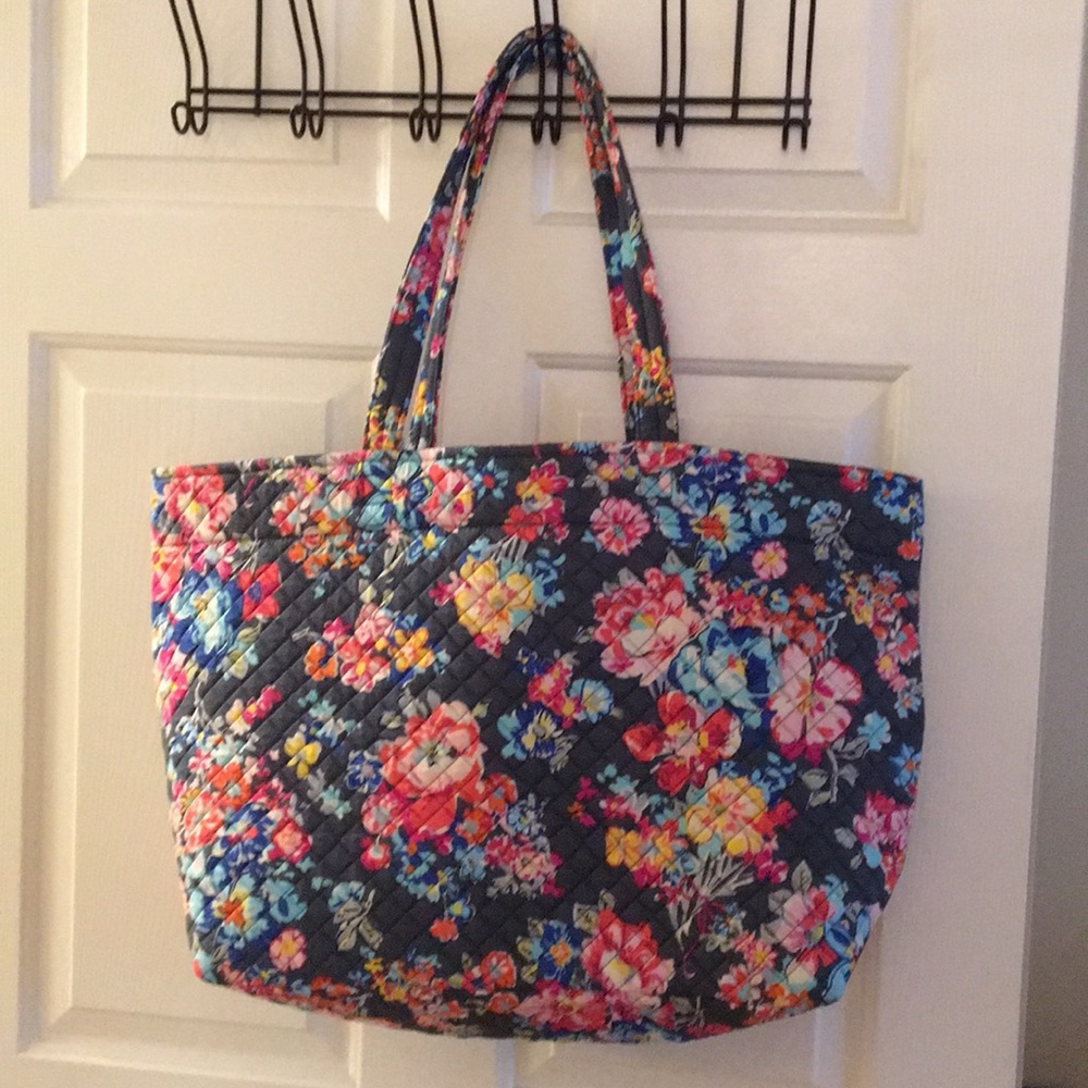 Vera Bradley XL reversible grand tote NWT